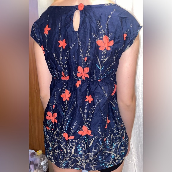 Vintage Blue floral top - Picture 2 of 3